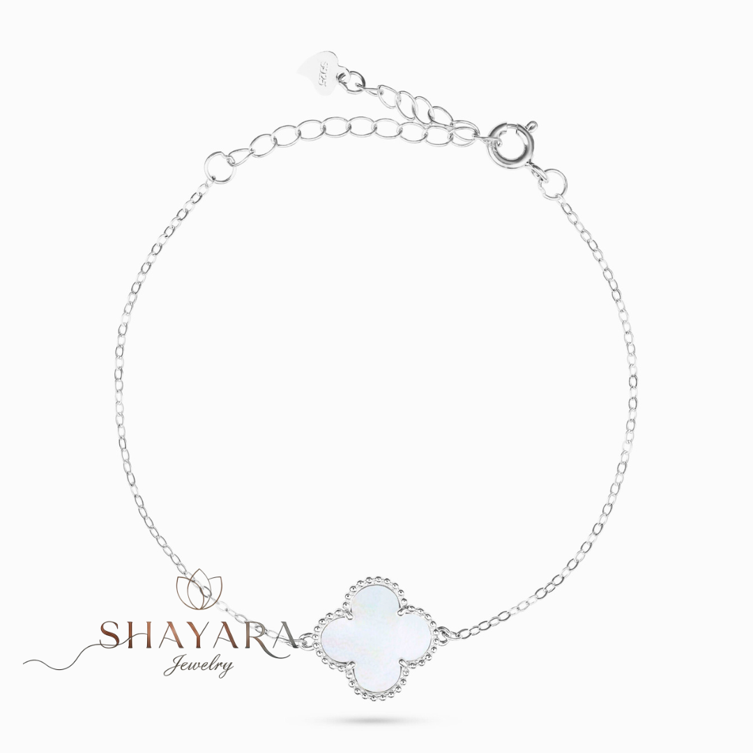 🌸 "צמיד Clover Charm – קמע של סטייל ומזל"