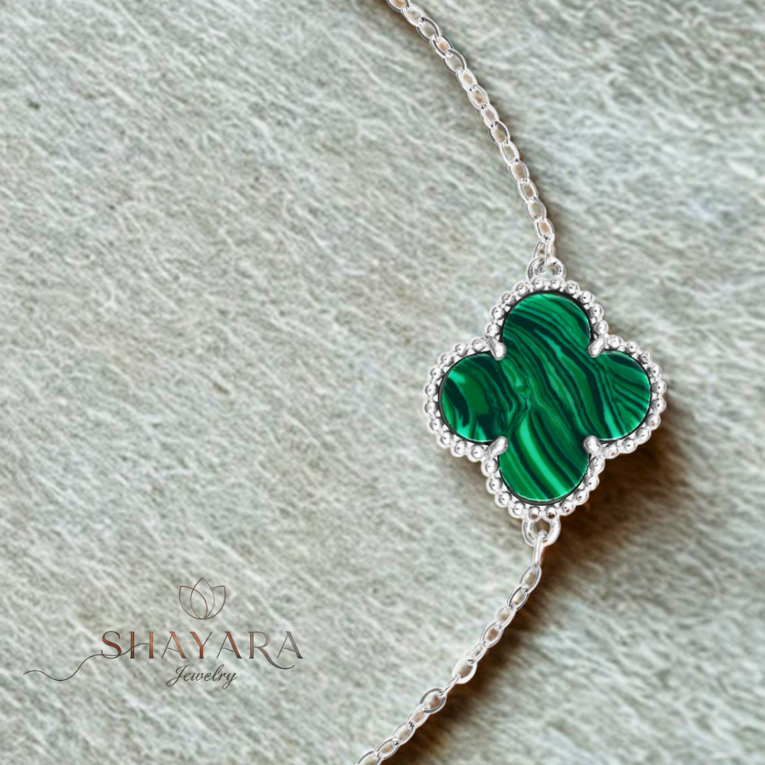 🌸 "צמיד Clover Charm – קמע של סטייל ומזל"