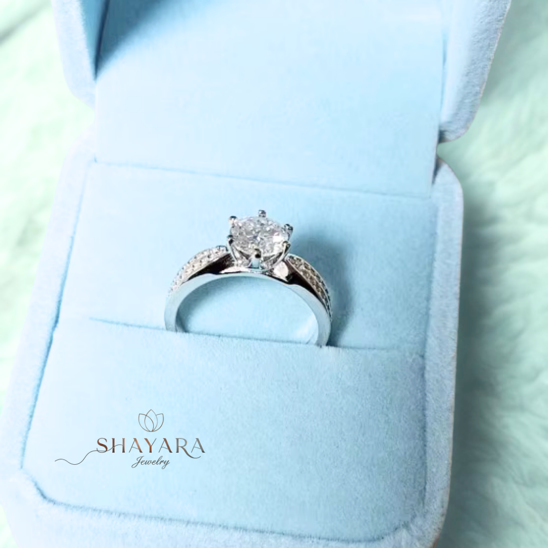 טבעת "Diamond Glow" מבית SHAYARA